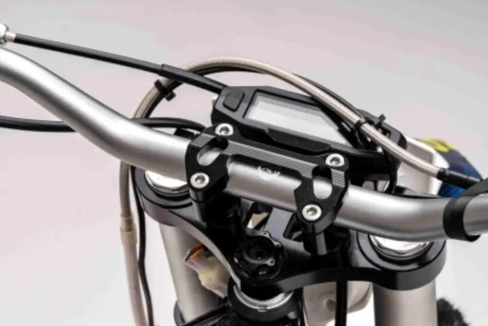 ET Front Instrument Panel component