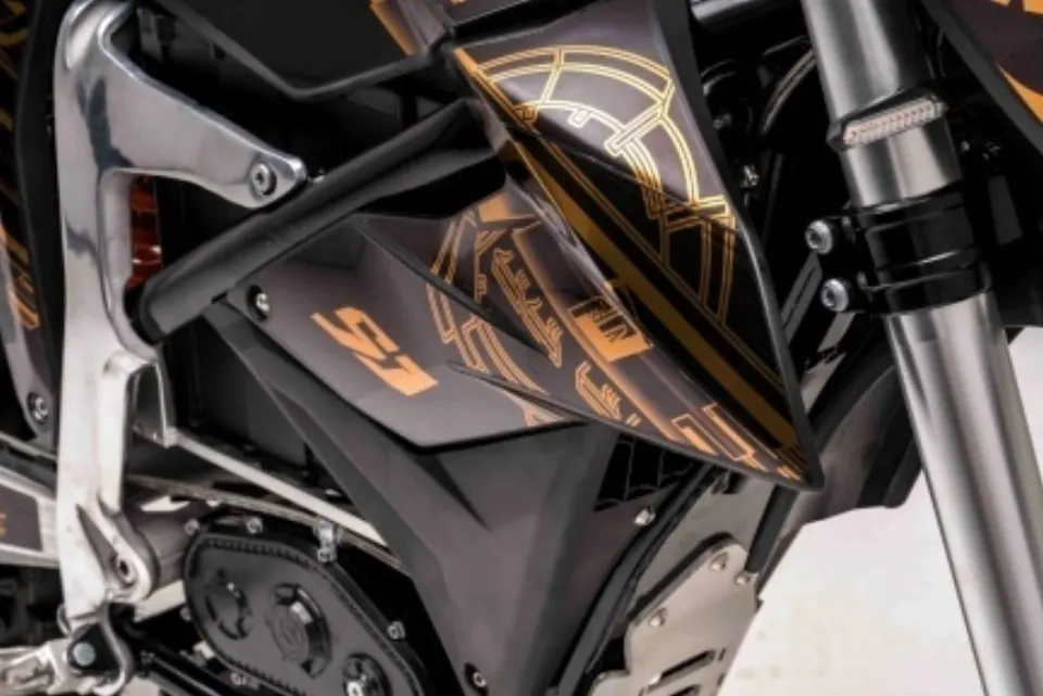 F29 Battery Compartment component