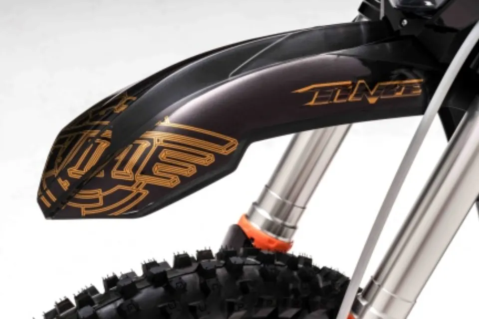 F29 Front Mudguard & Front Shock component