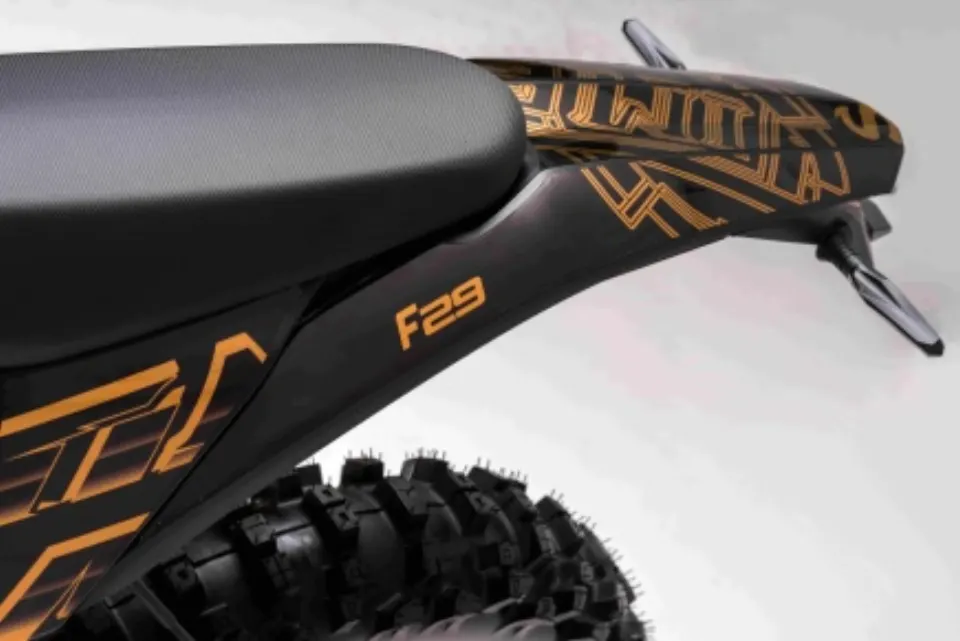 F29 Rear Fender & Taillight component